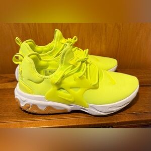 Nike React Presto Neon Men’s Size 10 Athletic Running Sneaker AV2605-702 Shoes